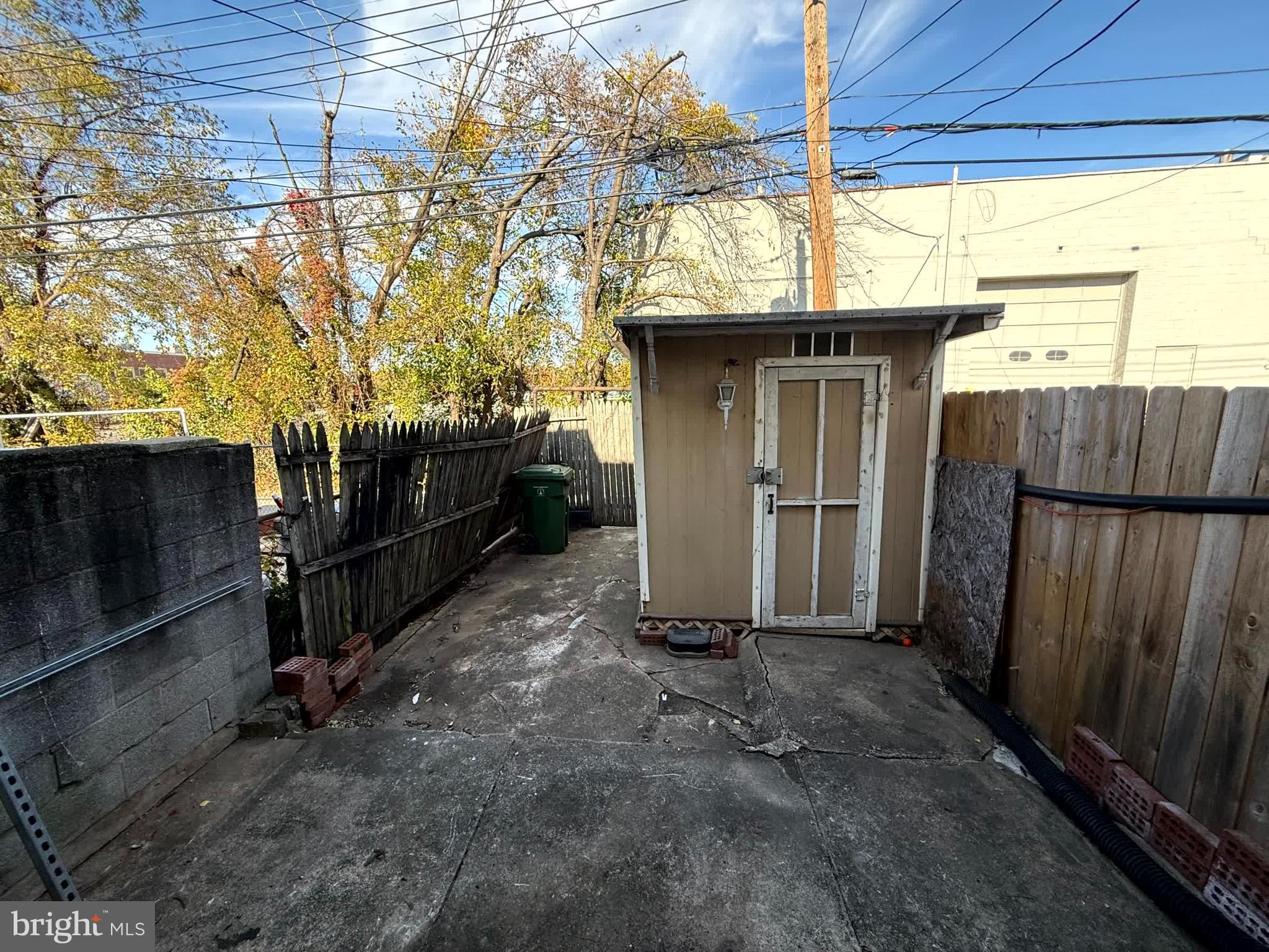 ELWOOD PARK - Residential