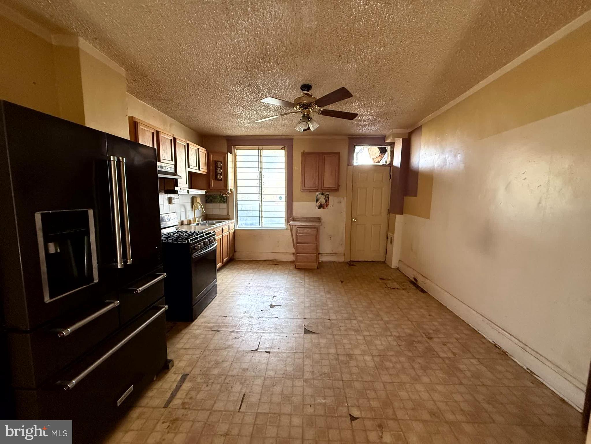 ELWOOD PARK - Residential