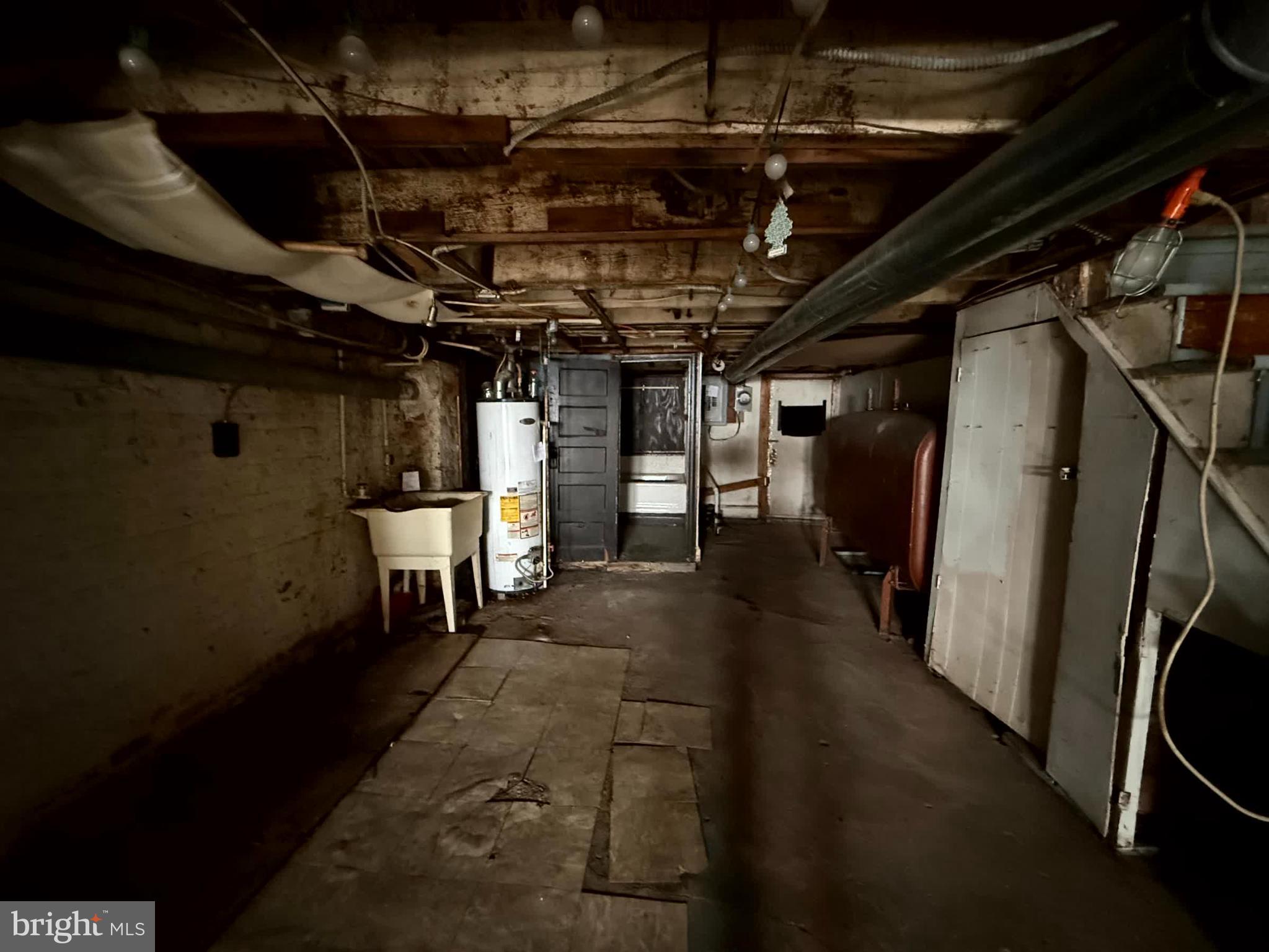 ELWOOD PARK - Residential