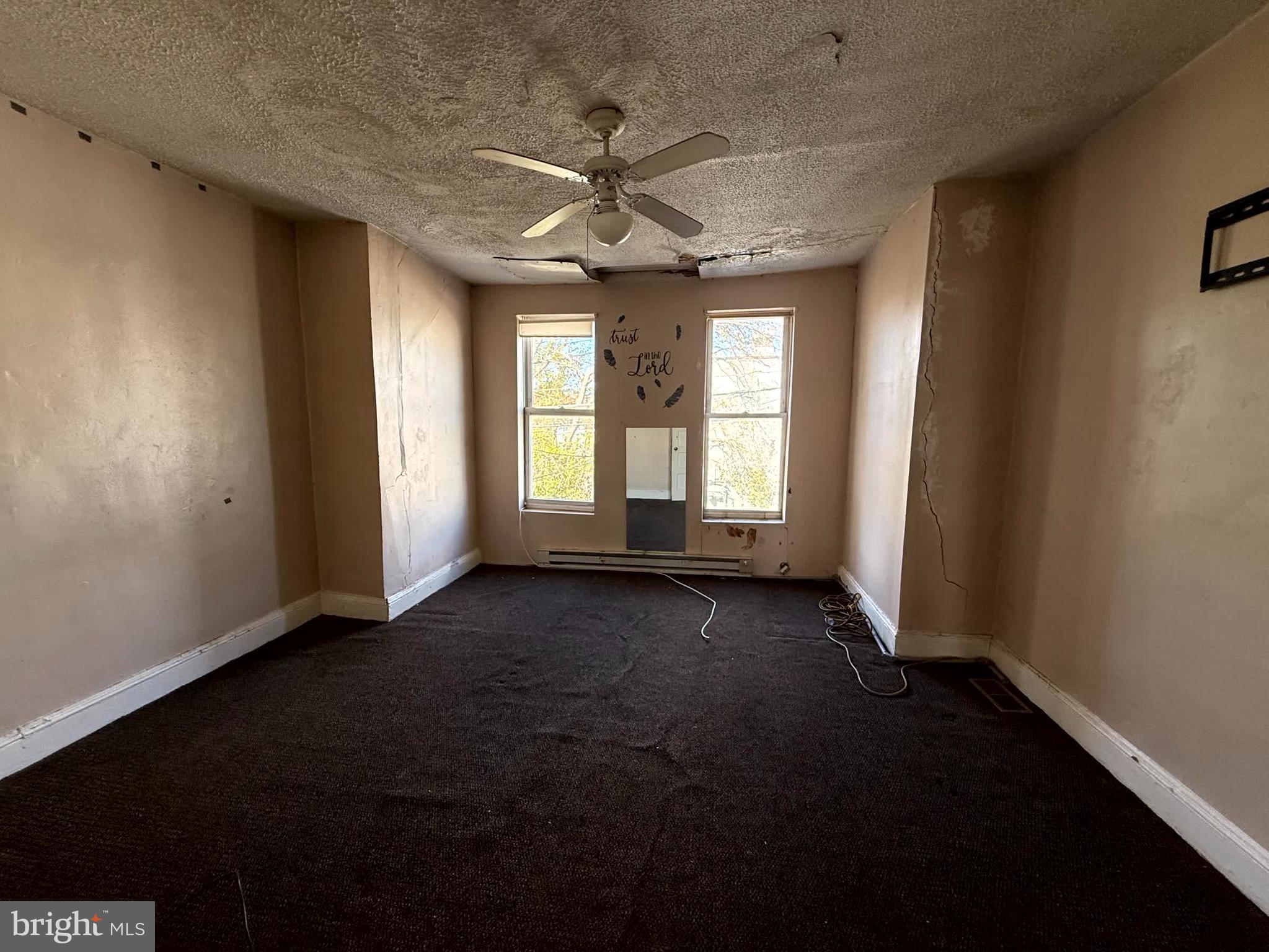 ELWOOD PARK - Residential