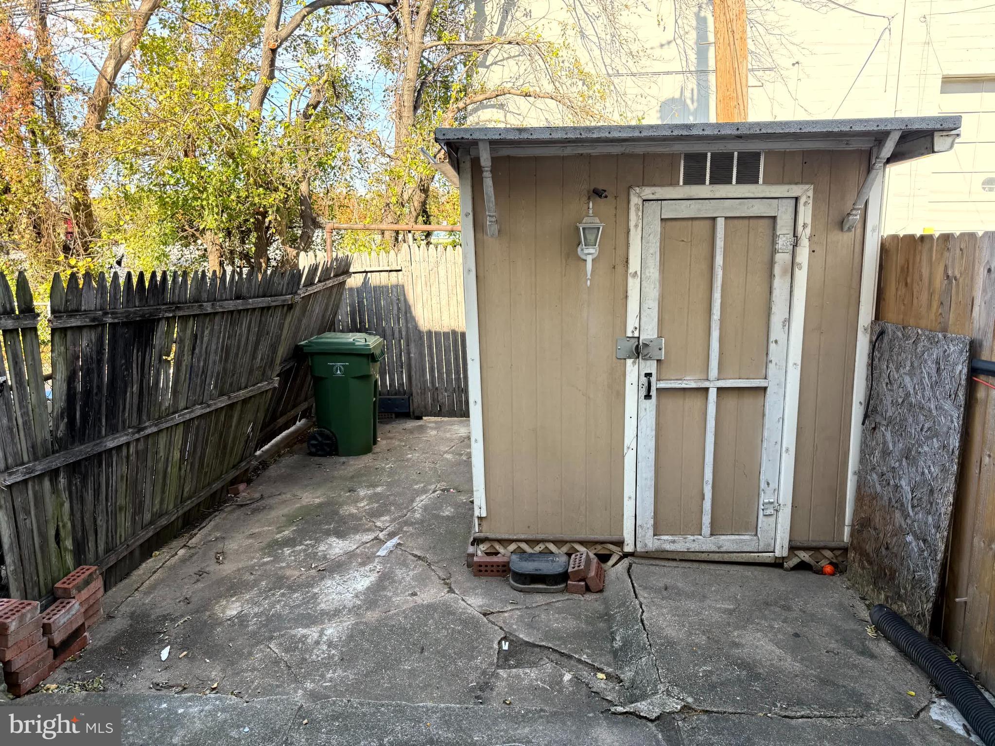 ELWOOD PARK - Residential