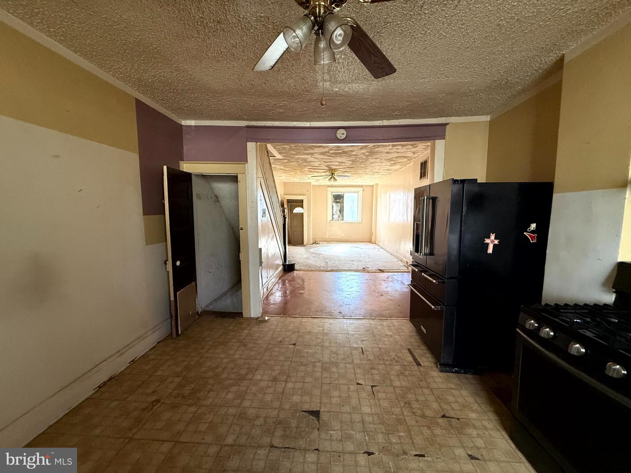 ELWOOD PARK - Residential