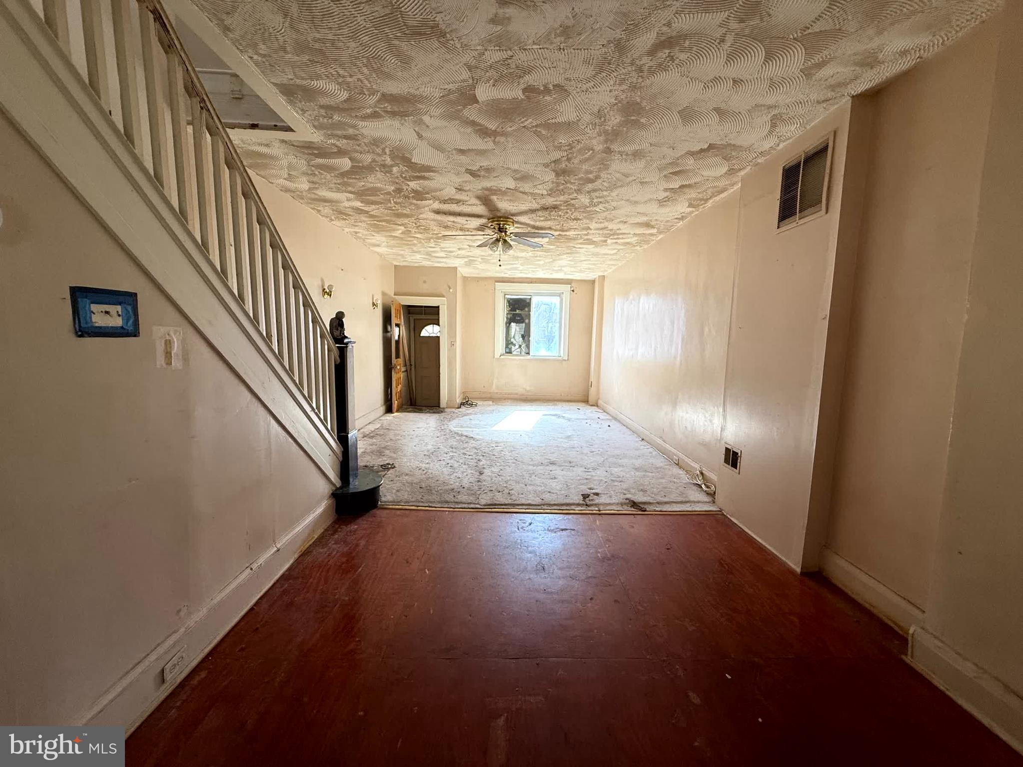 3114 E MONUMENT STREET