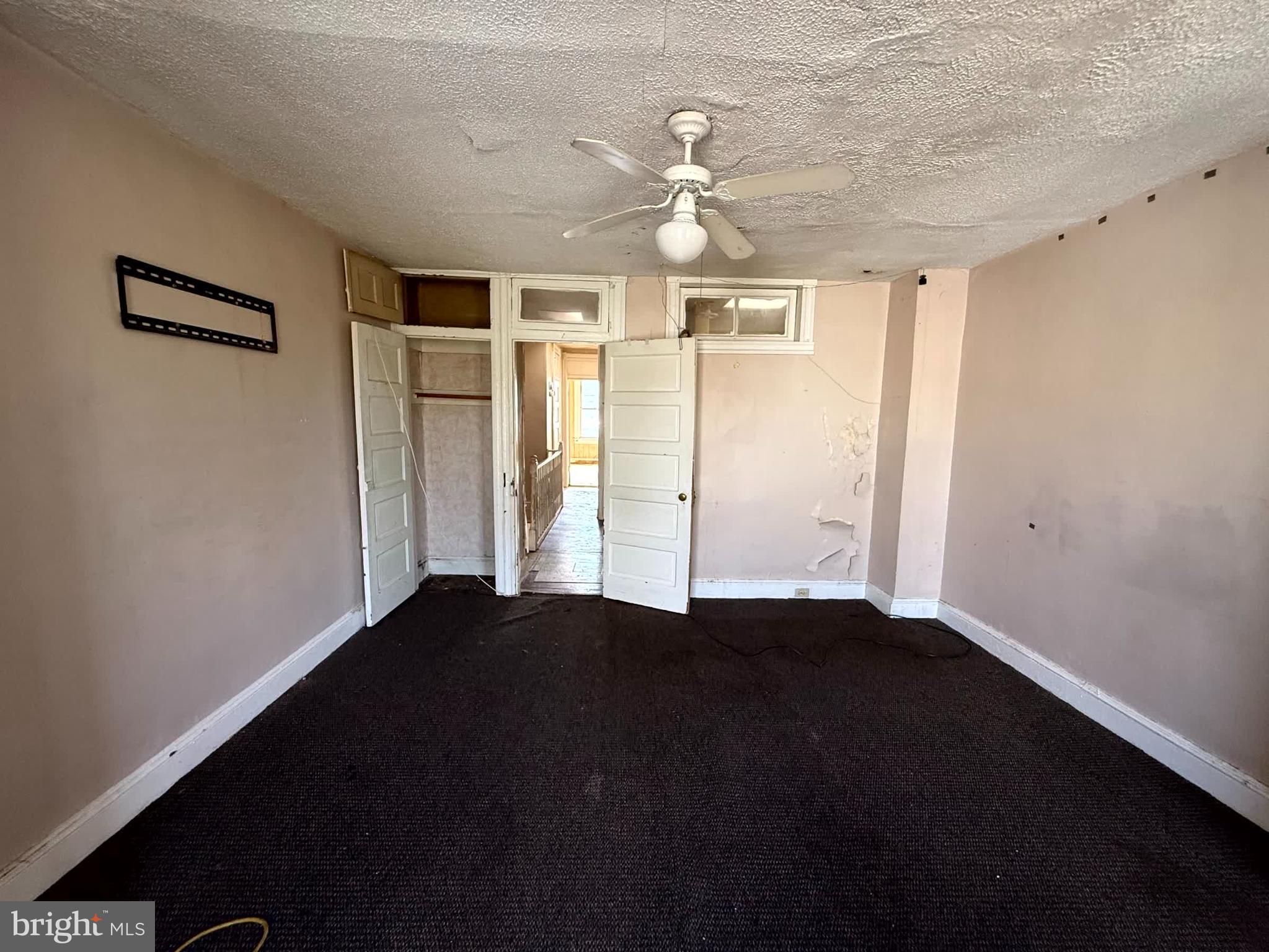 ELWOOD PARK - Residential