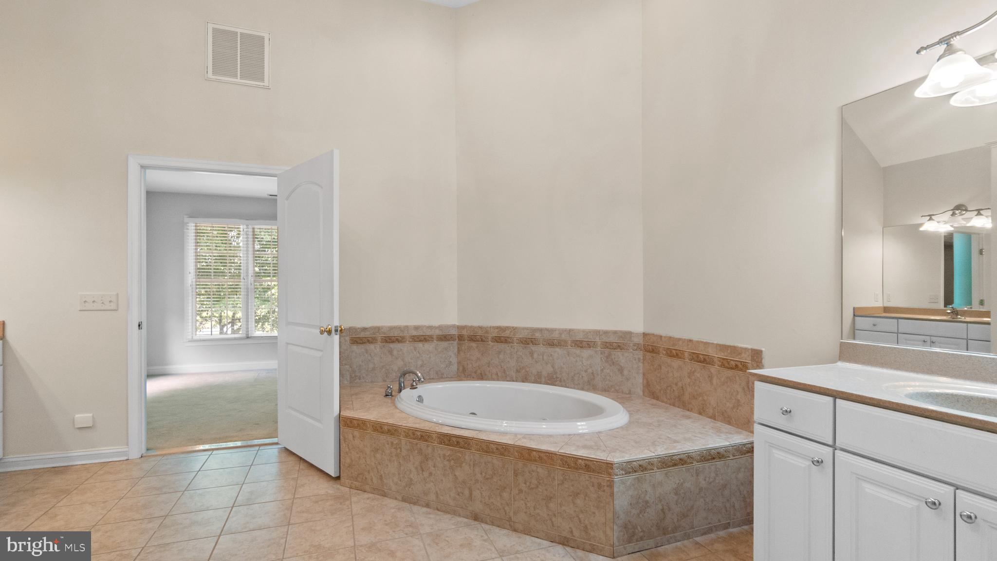 SHALLOWS THE - Residential