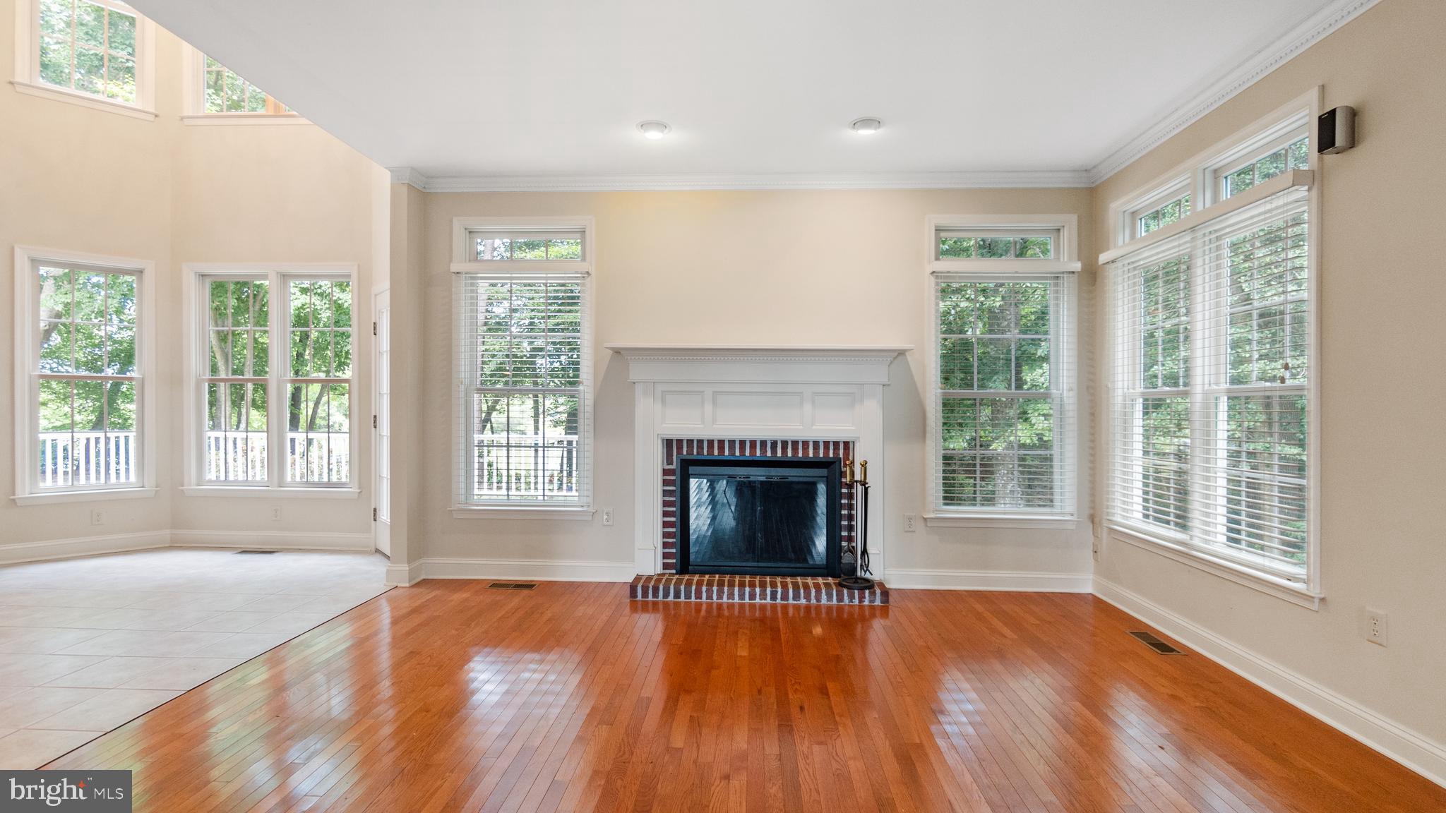 SHALLOWS THE - Residential