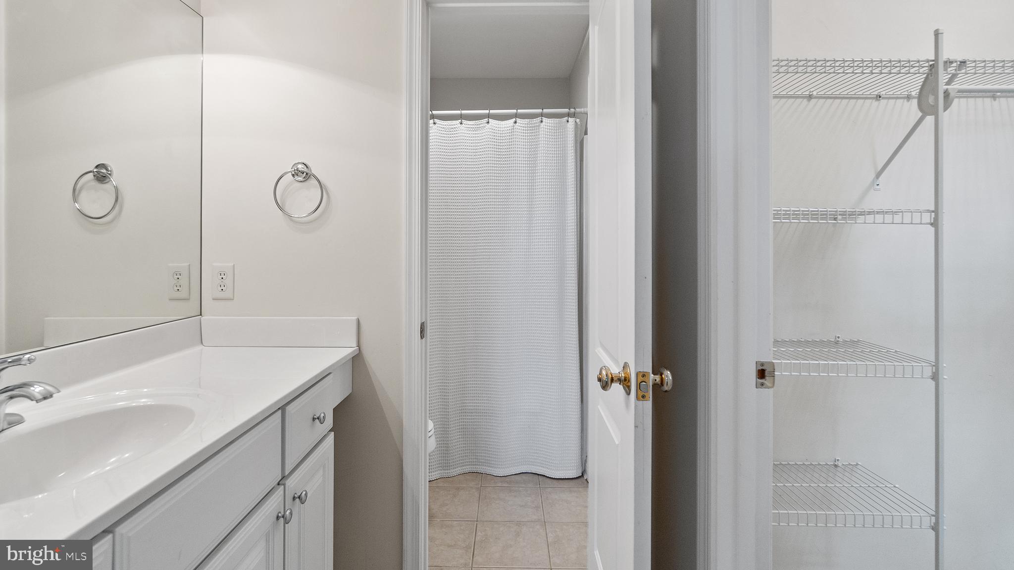 SHALLOWS THE - Residential