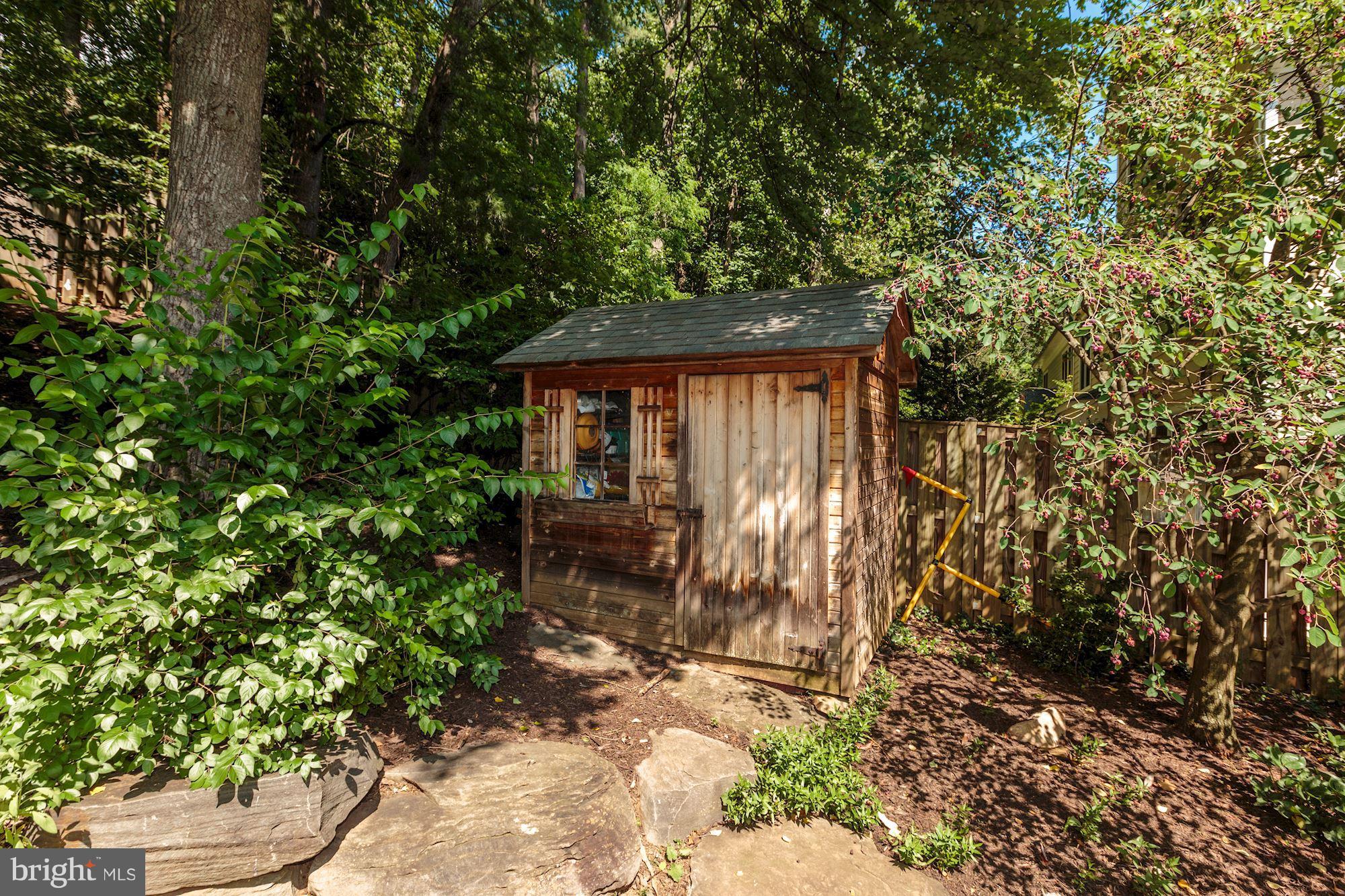 AYRLAWN - Residential