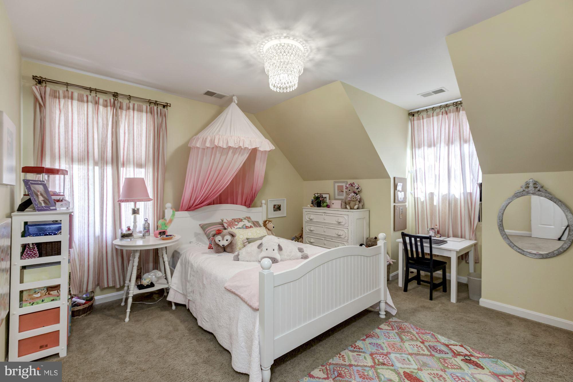 AYRLAWN - Residential