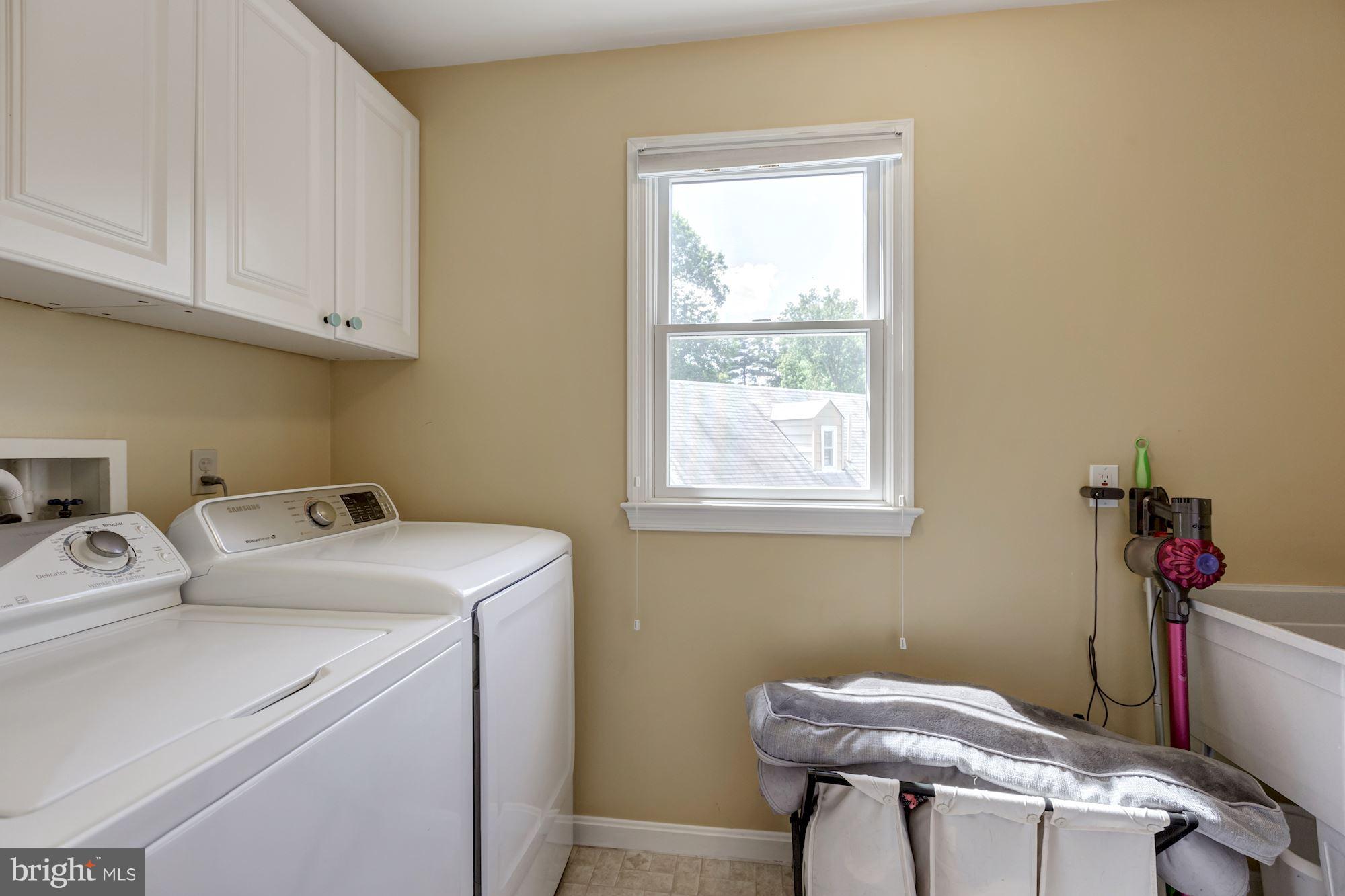 AYRLAWN - Residential