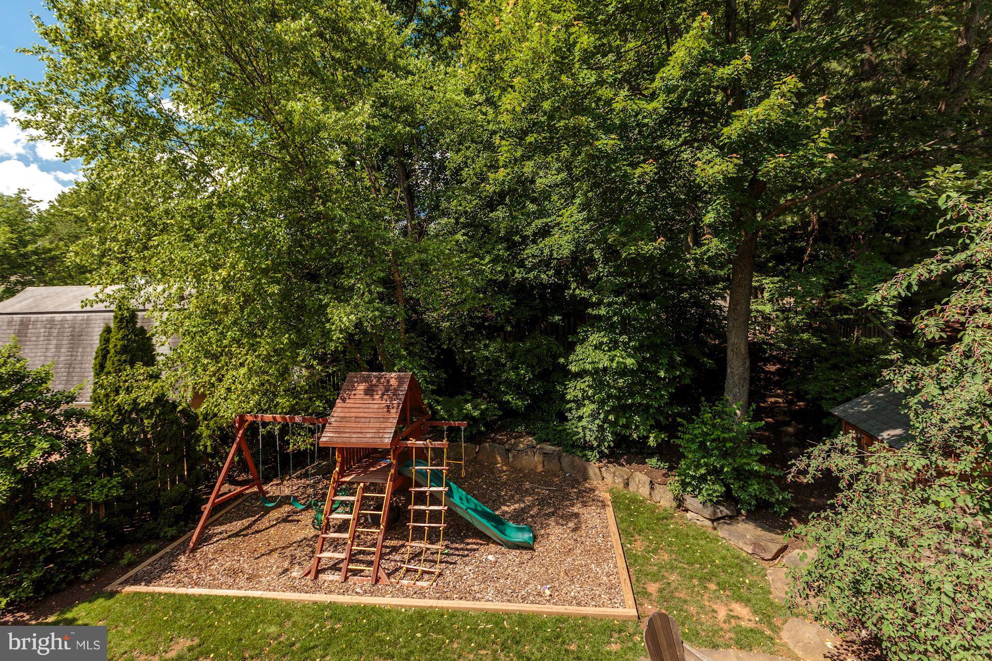 AYRLAWN - Residential