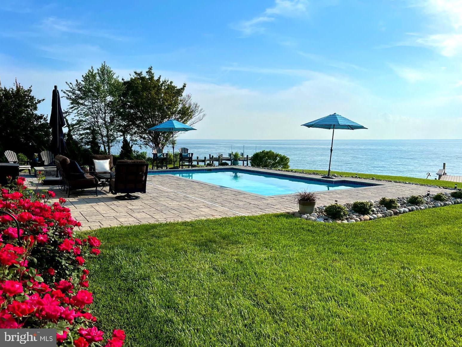 QUEEN ANNE COLONY - Residential