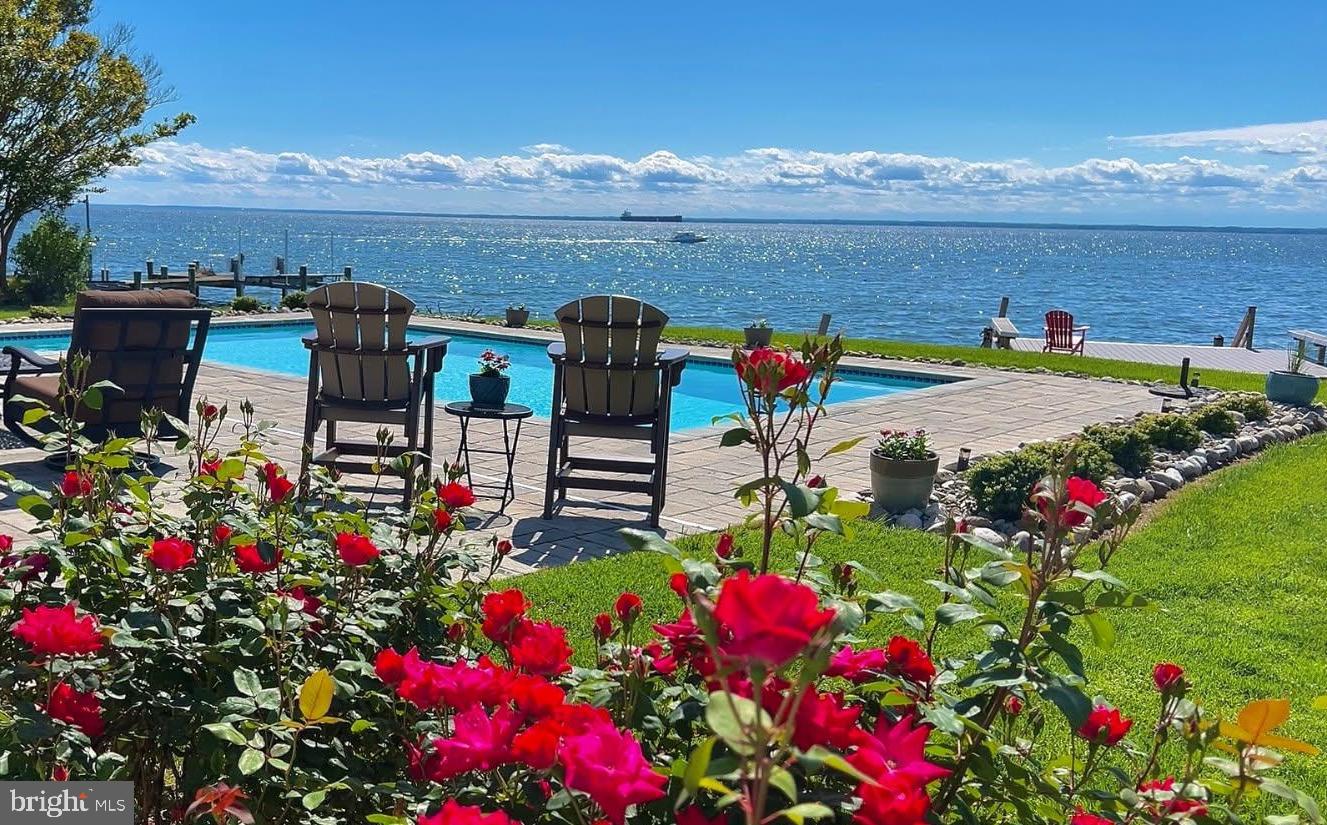 QUEEN ANNE COLONY - Residential