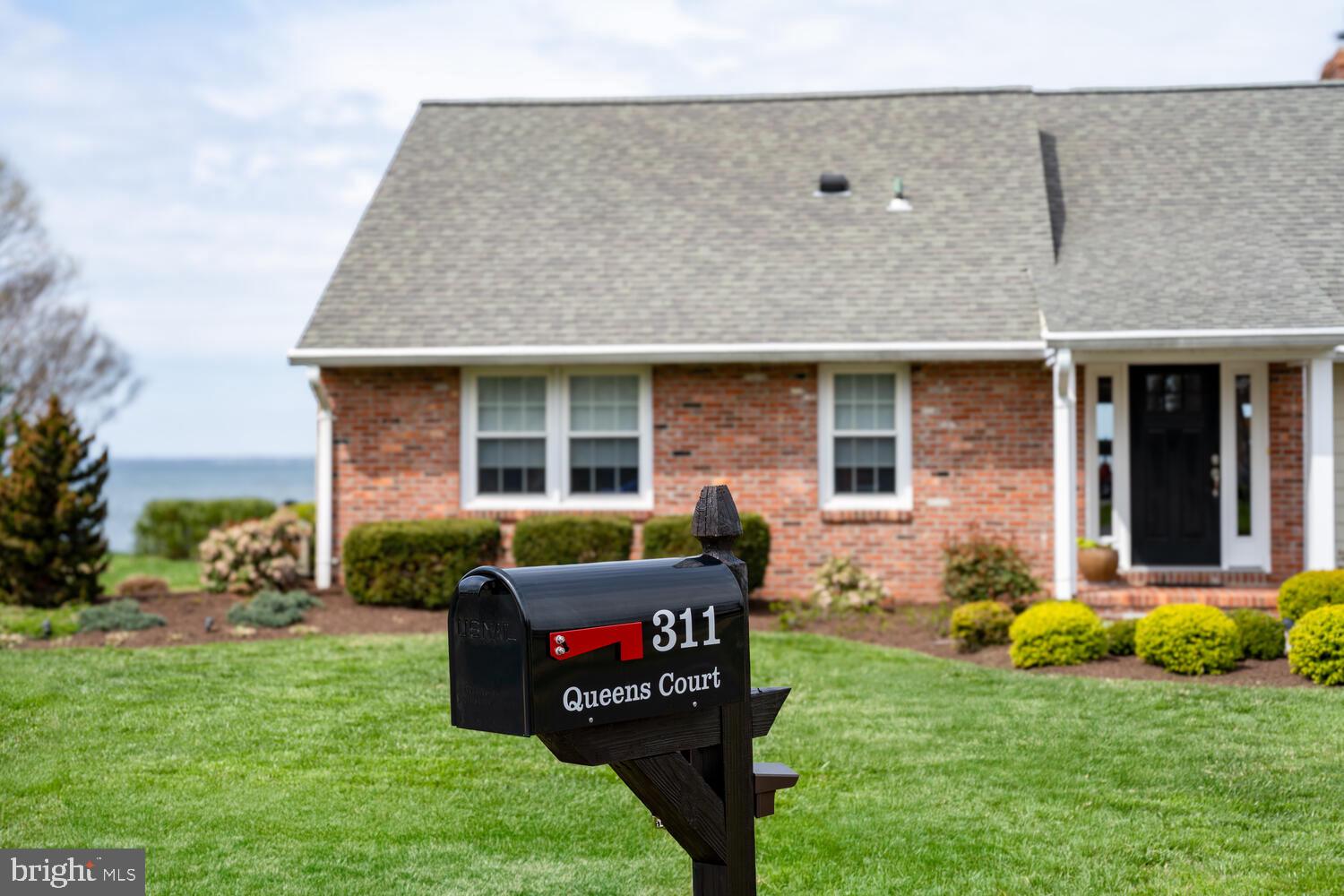 QUEEN ANNE COLONY - Residential