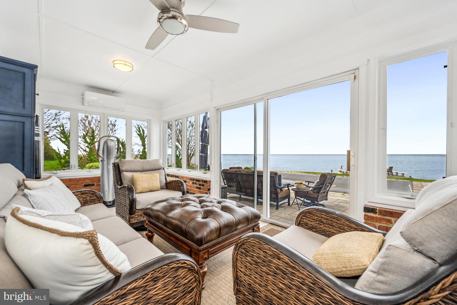 QUEEN ANNE COLONY - Residential