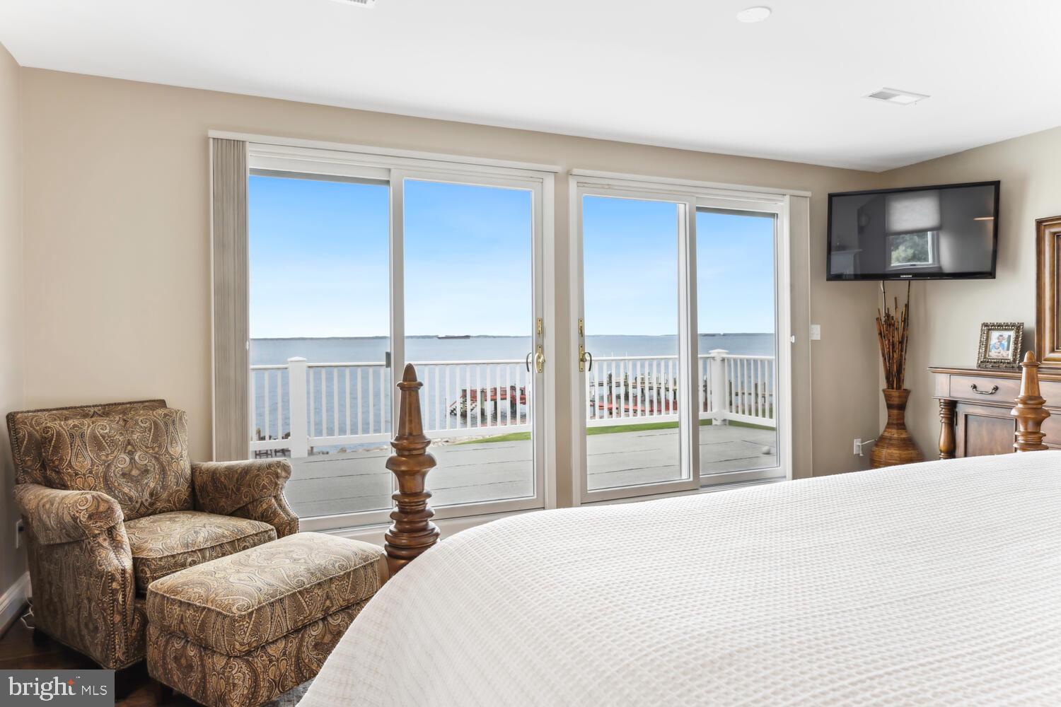 QUEEN ANNE COLONY - Residential