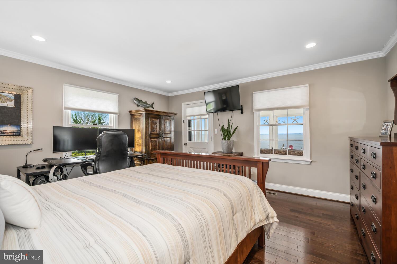 QUEEN ANNE COLONY - Residential