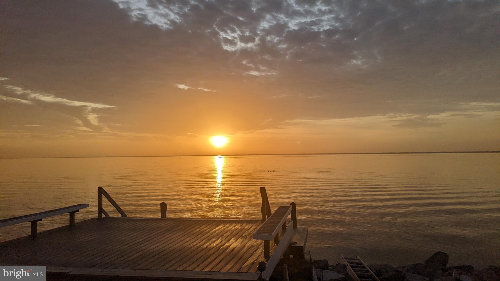 QUEEN ANNE COLONY - Residential