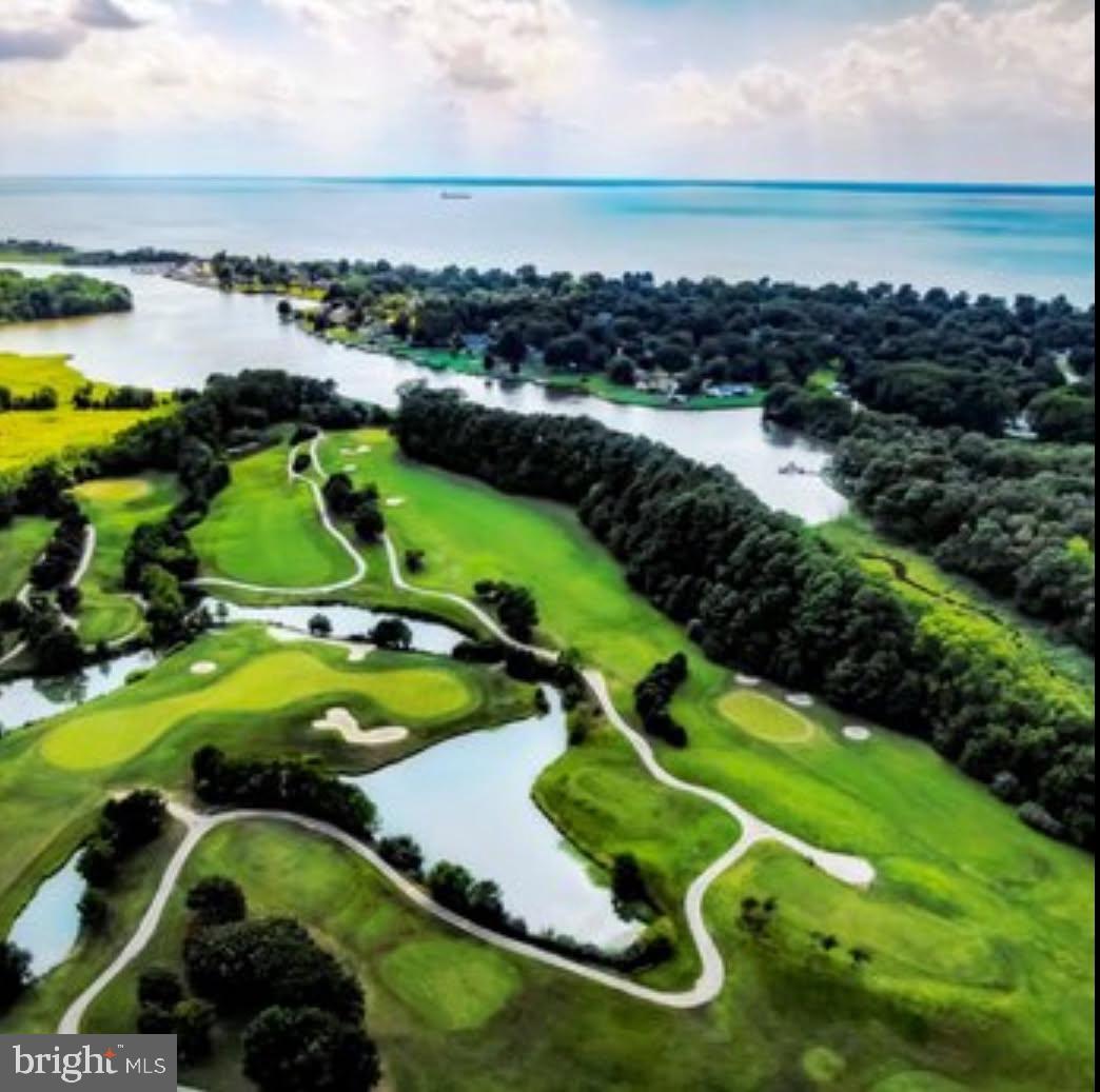 QUEEN ANNE COLONY - Residential