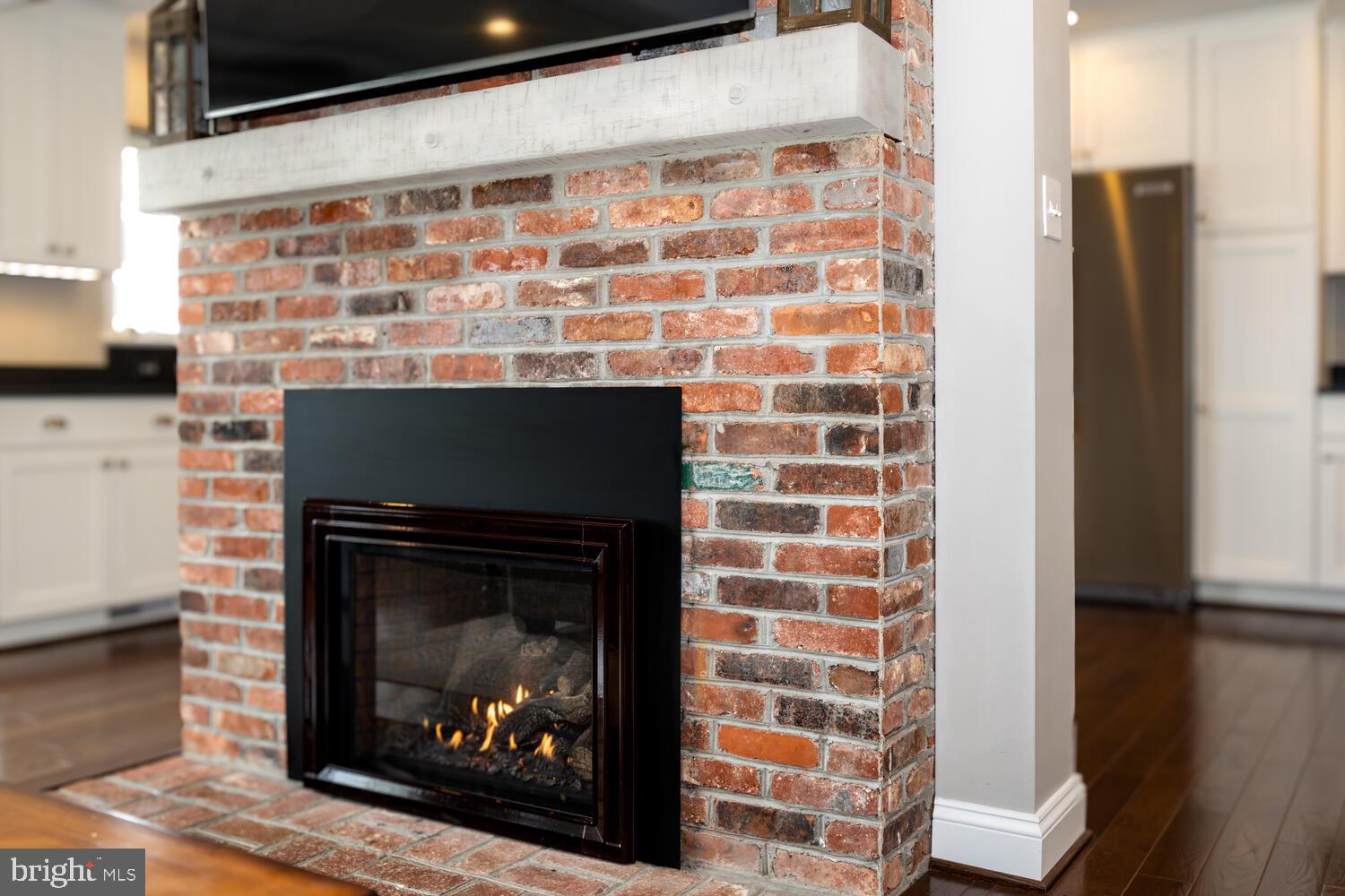 QUEEN ANNE COLONY - Residential