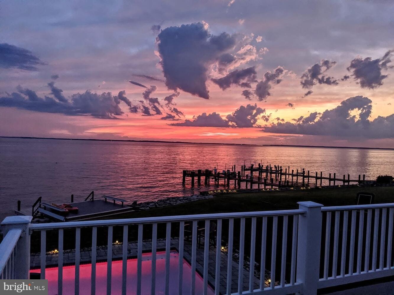 QUEEN ANNE COLONY - Residential