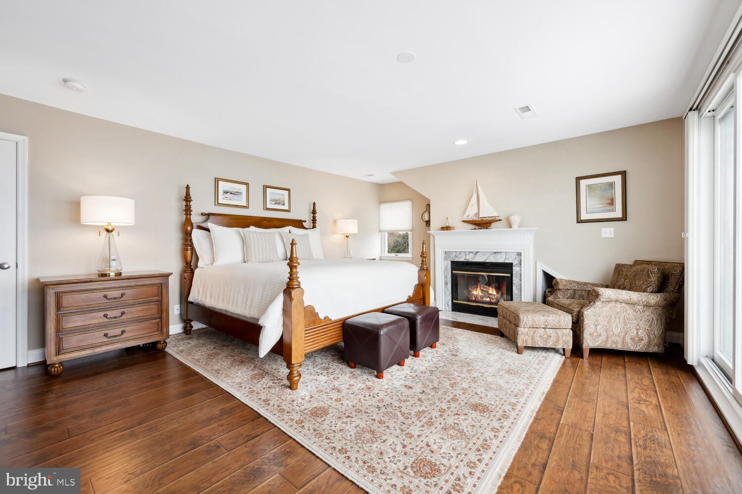 QUEEN ANNE COLONY - Residential