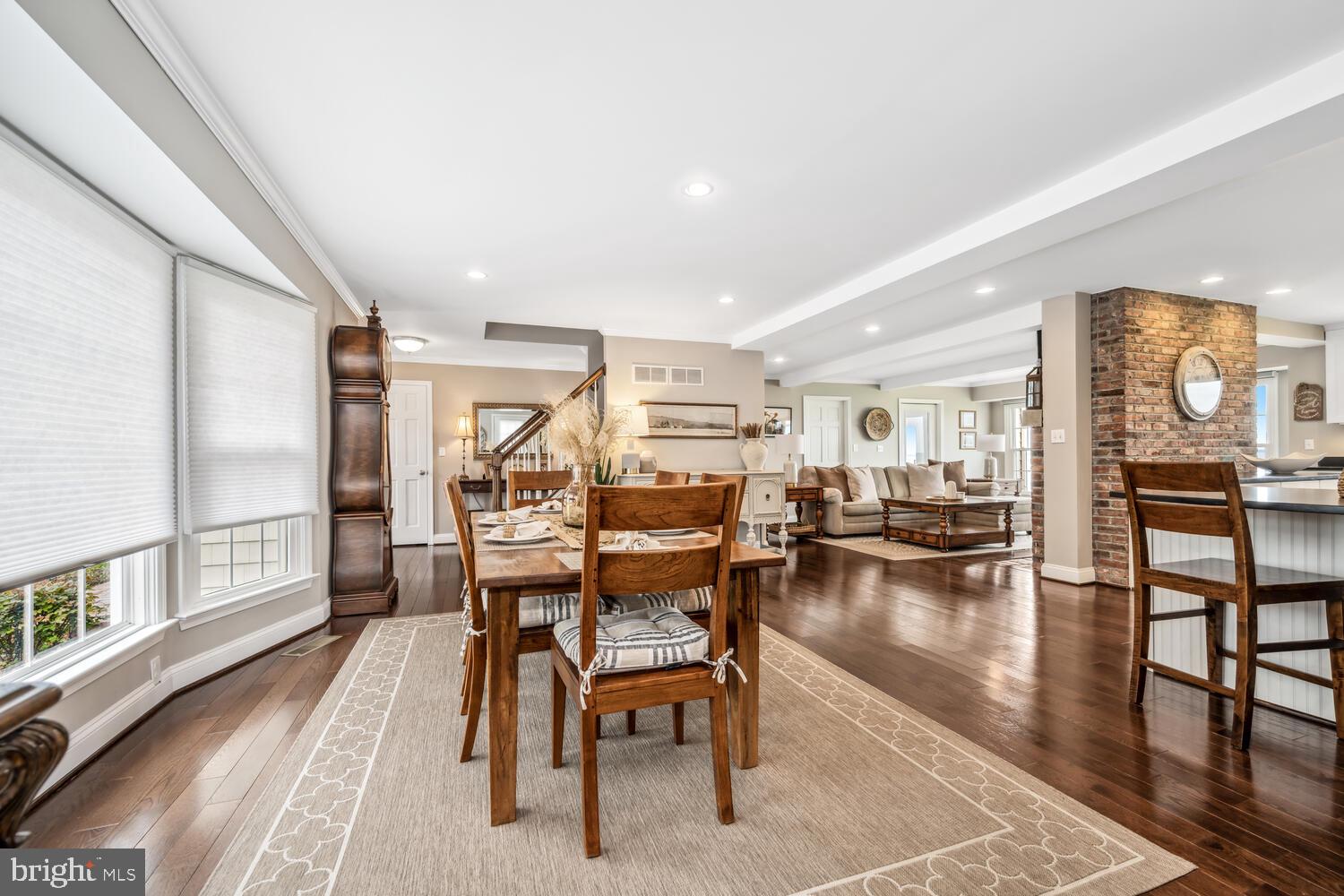 QUEEN ANNE COLONY - Residential