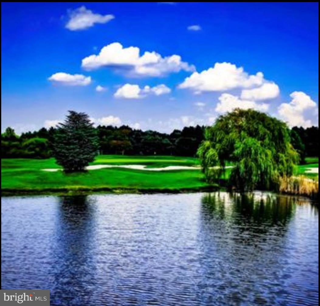 QUEEN ANNE COLONY - Residential