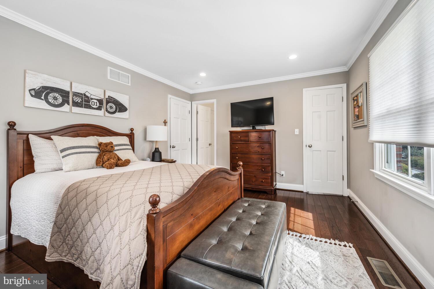 QUEEN ANNE COLONY - Residential