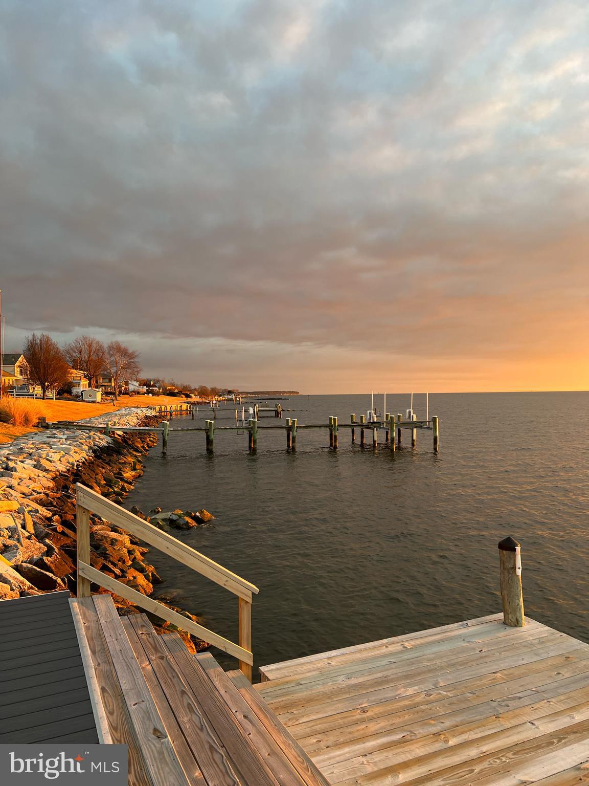 QUEEN ANNE COLONY - Residential