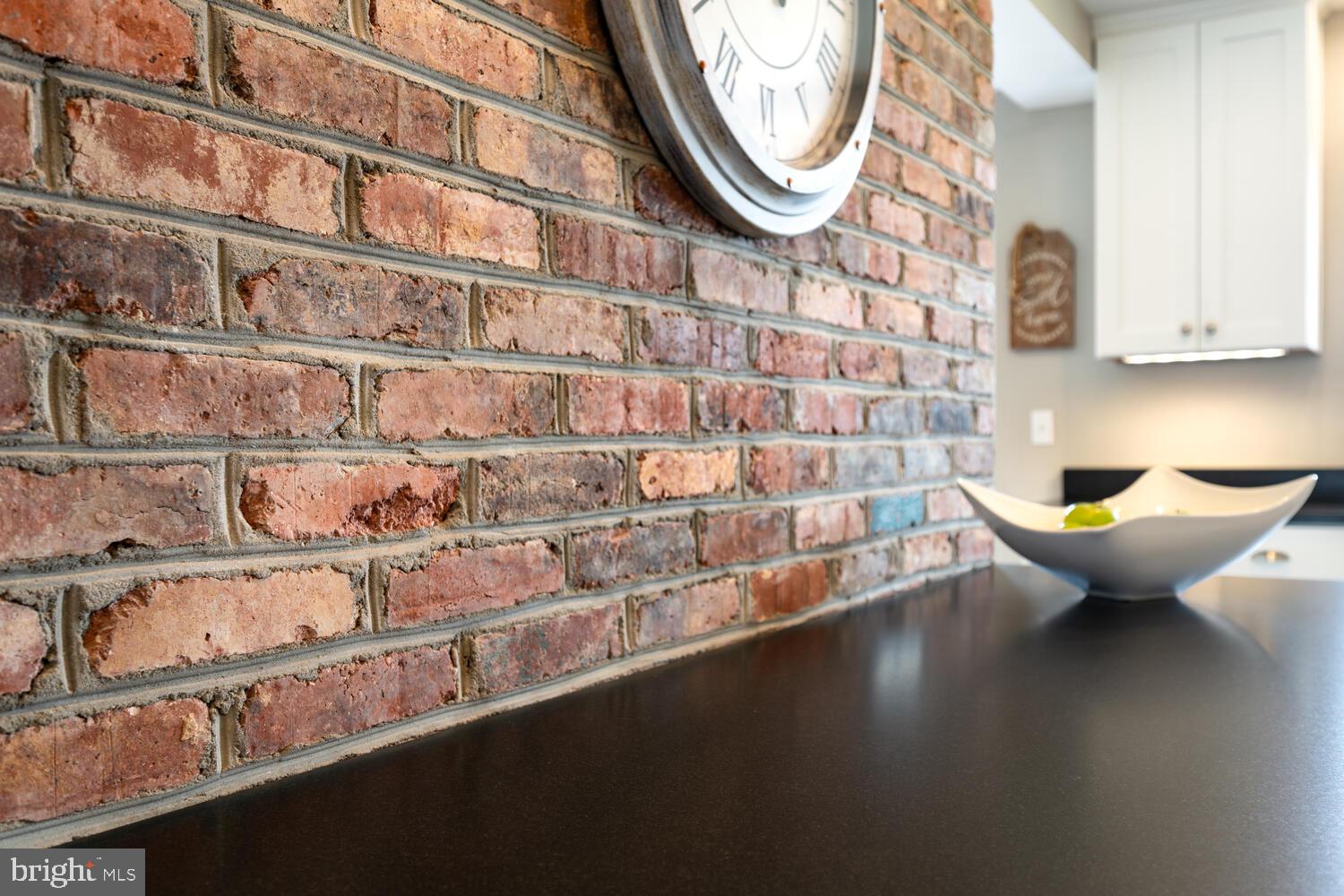 QUEEN ANNE COLONY - Residential