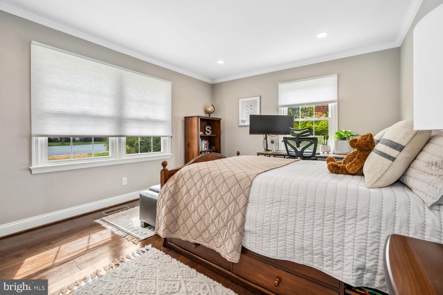 QUEEN ANNE COLONY - Residential