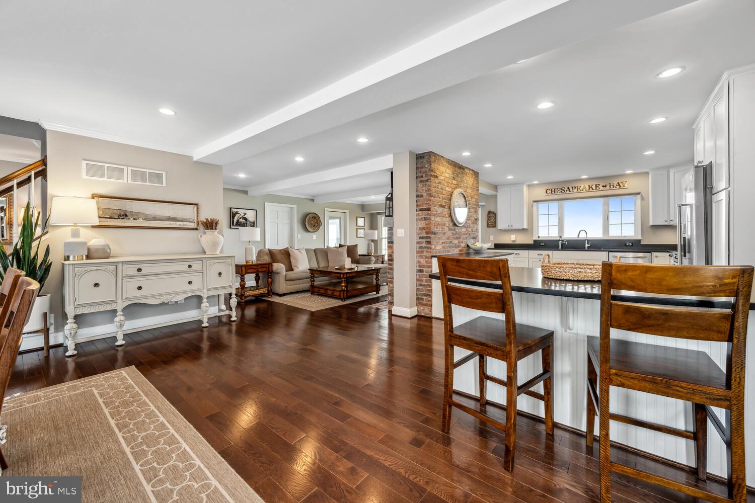 QUEEN ANNE COLONY - Residential