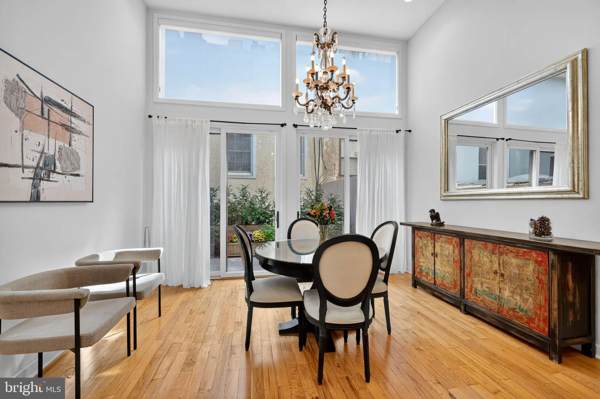 Philadelphia, Pennsylvania 19106, United States, 3 Bedrooms Bedrooms, ,4 BathroomsBathrooms,Residential,Active,223616