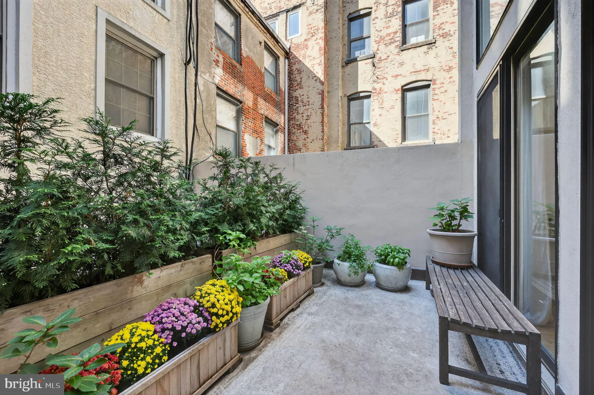 Philadelphia, Pennsylvania 19106, United States, 3 Bedrooms Bedrooms, ,4 BathroomsBathrooms,Residential,Active,223616