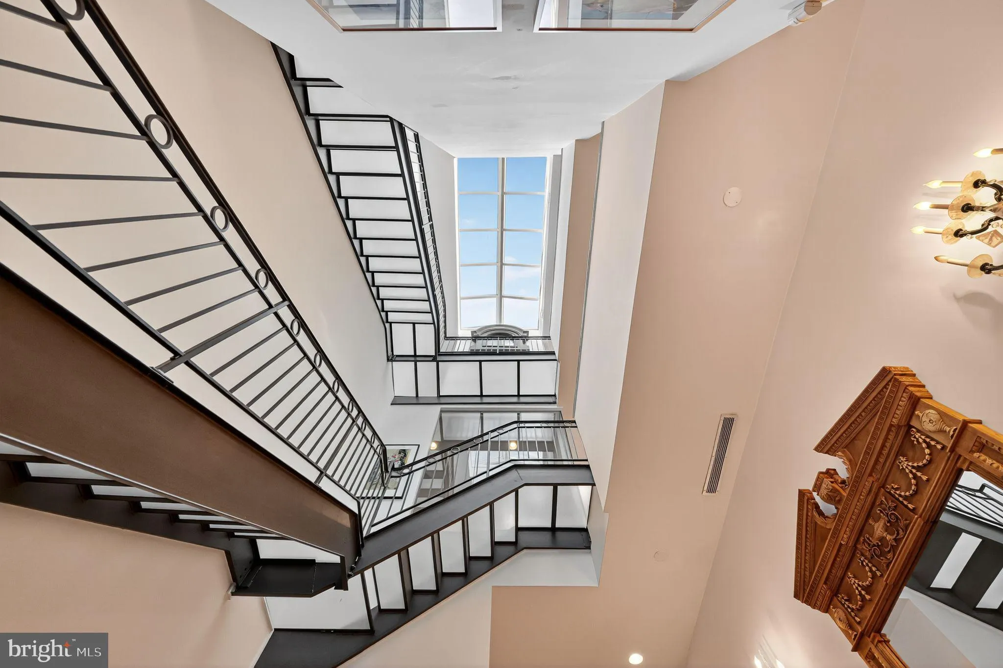 Philadelphia, Pennsylvania 19106, United States, 3 Bedrooms Bedrooms, ,4 BathroomsBathrooms,Residential,Active,223616