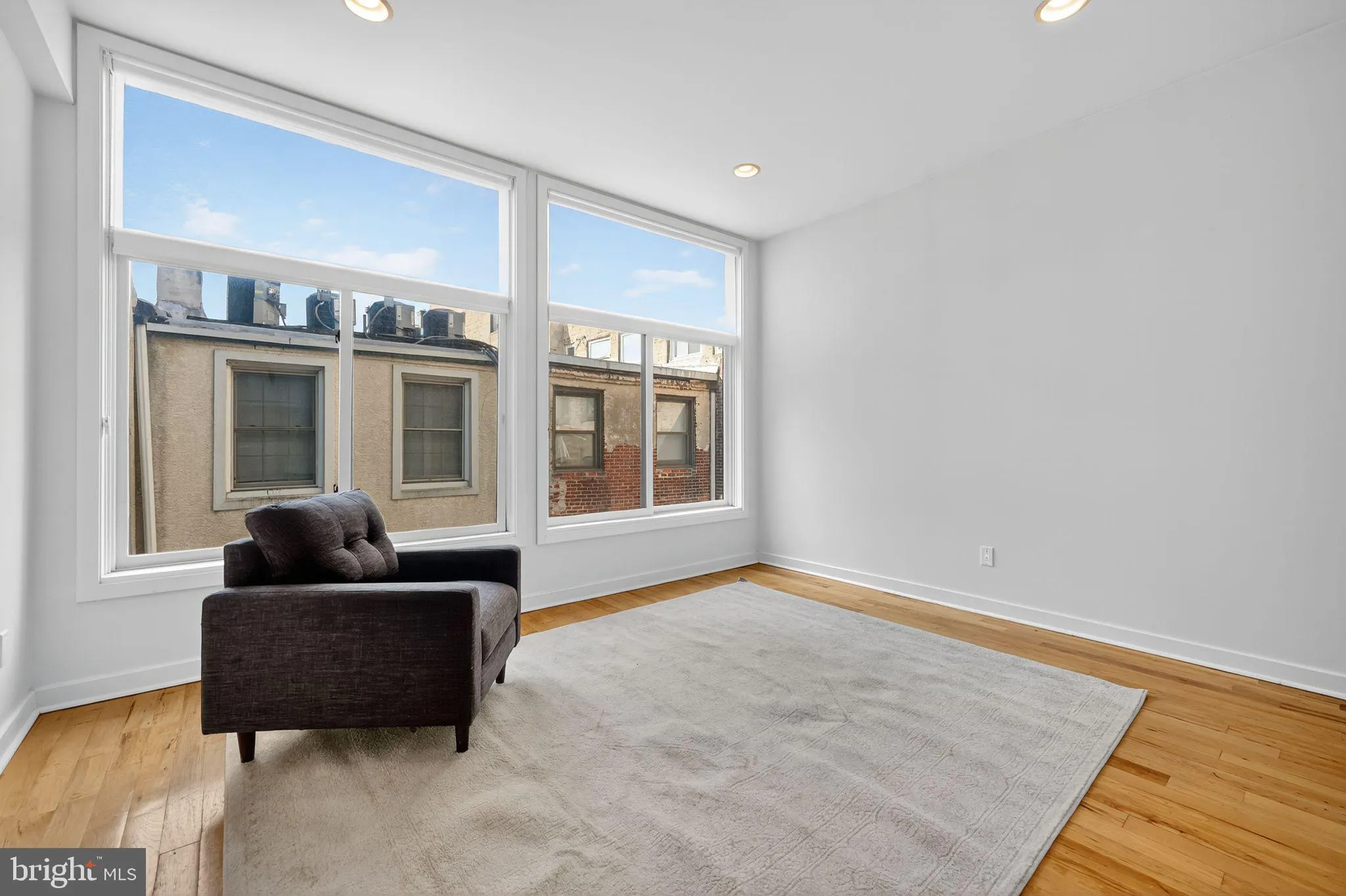 Philadelphia, Pennsylvania 19106, United States, 3 Bedrooms Bedrooms, ,4 BathroomsBathrooms,Residential,Active,223616