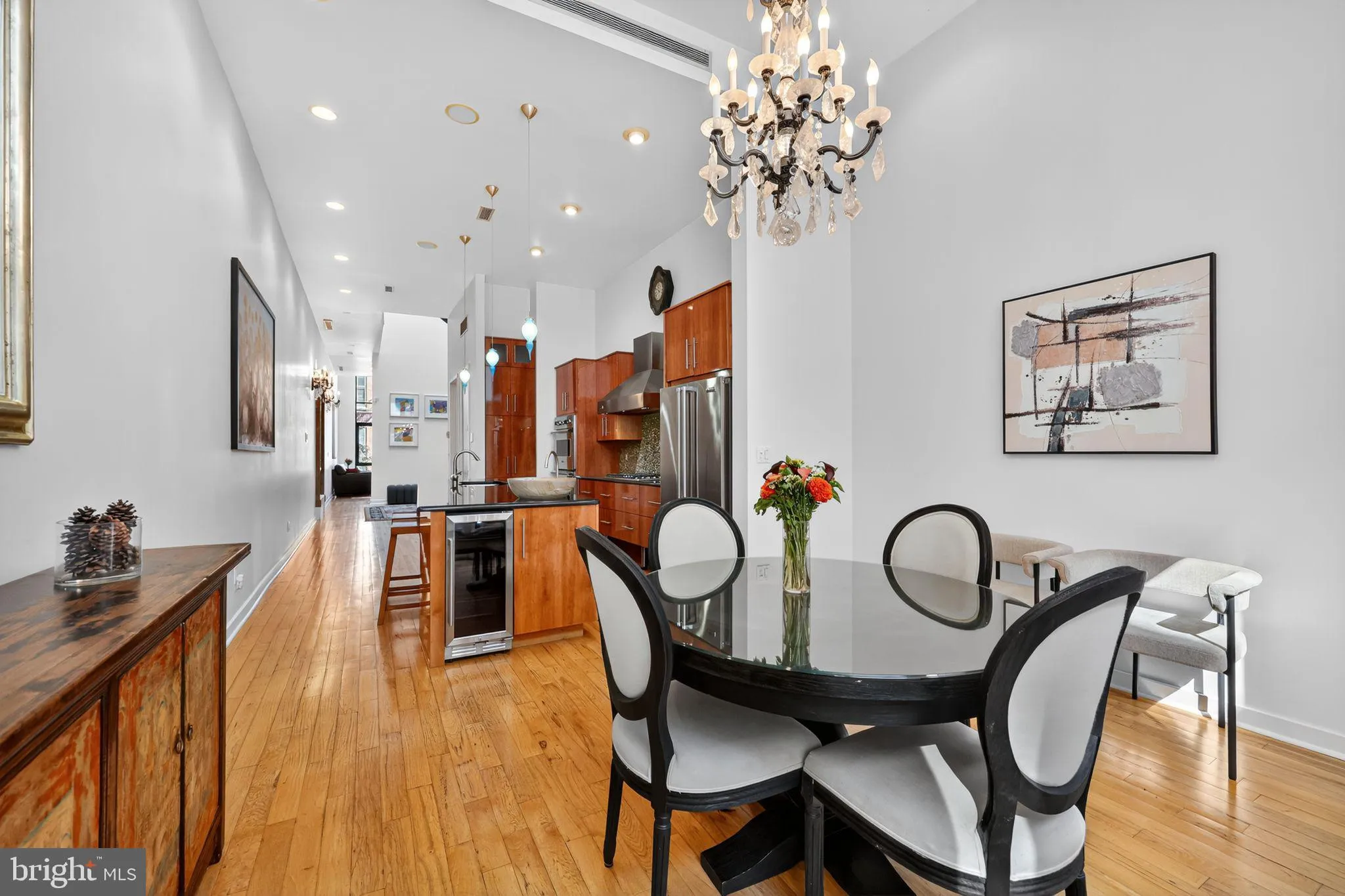 Philadelphia, Pennsylvania 19106, United States, 3 Bedrooms Bedrooms, ,4 BathroomsBathrooms,Residential,Active,223616