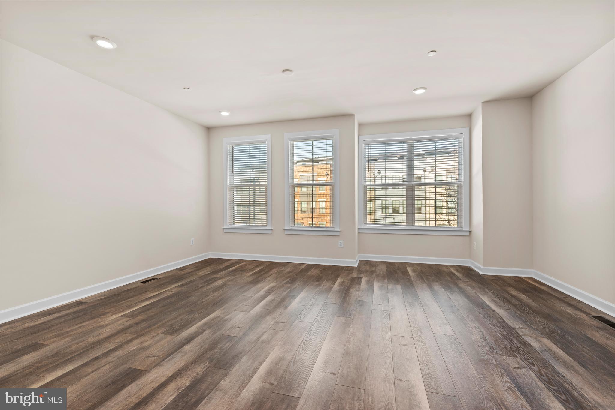 WOODLAND PARK - Residential