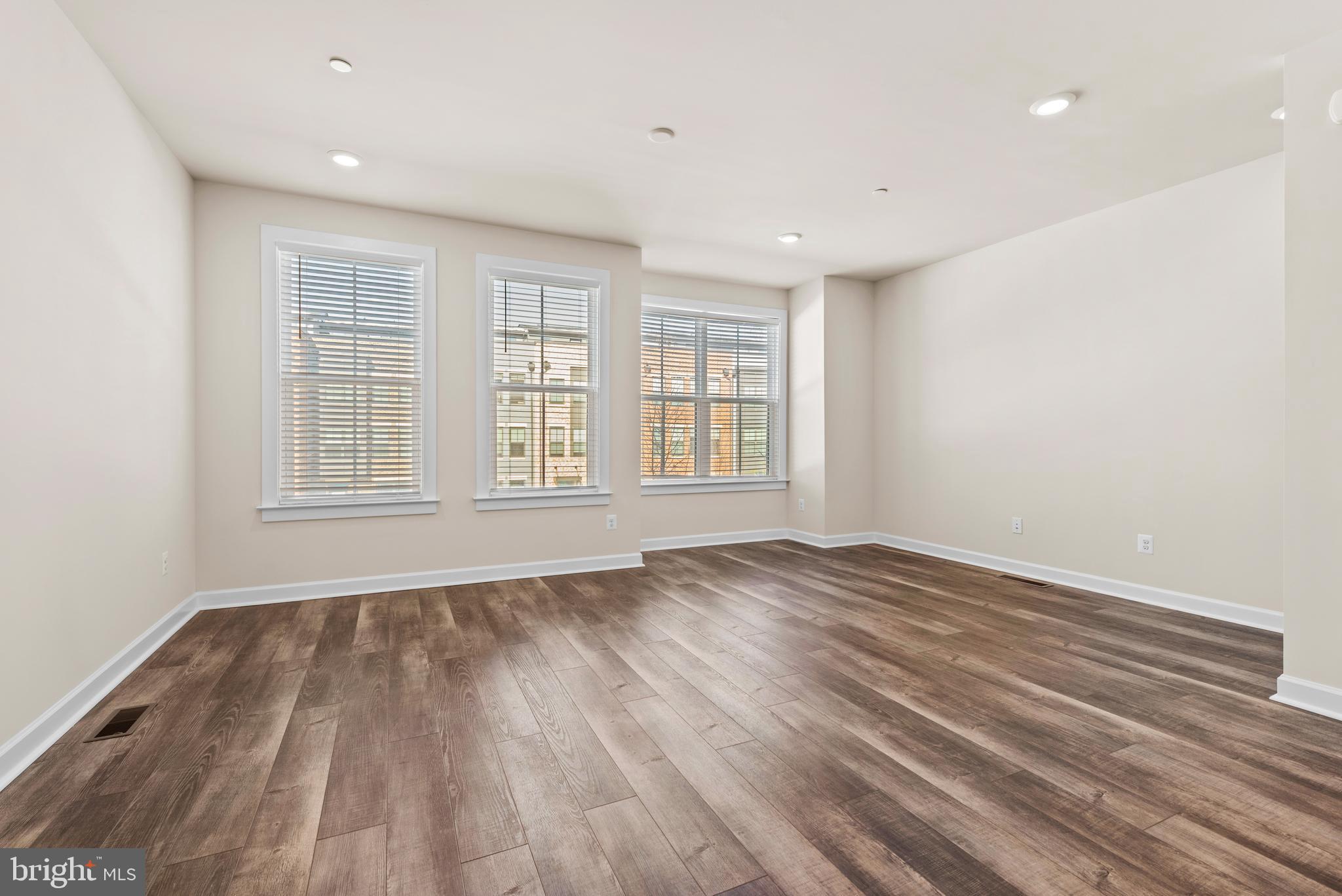 WOODLAND PARK - Residential