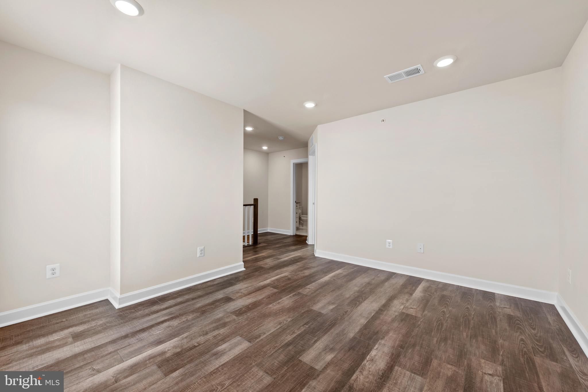 WOODLAND PARK - Residential