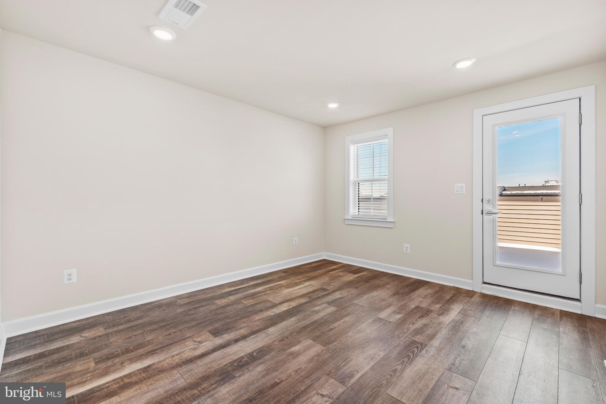 WOODLAND PARK - Residential