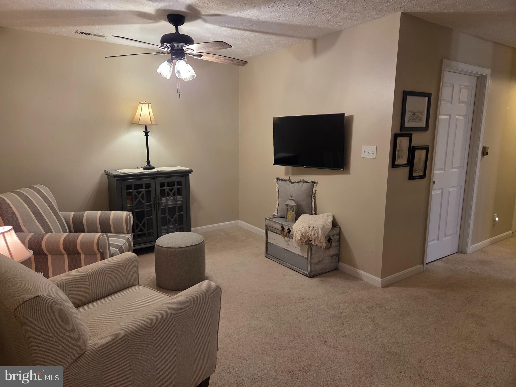 BAYLAND CONDO - Residential