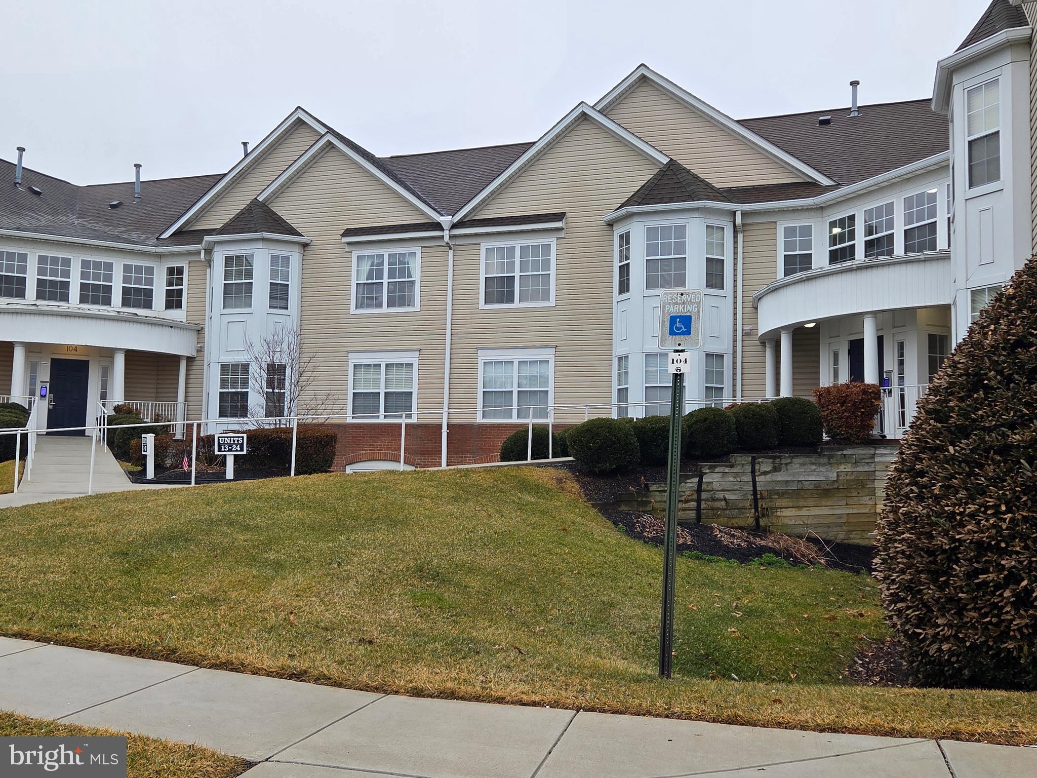 BAYLAND CONDO - Residential