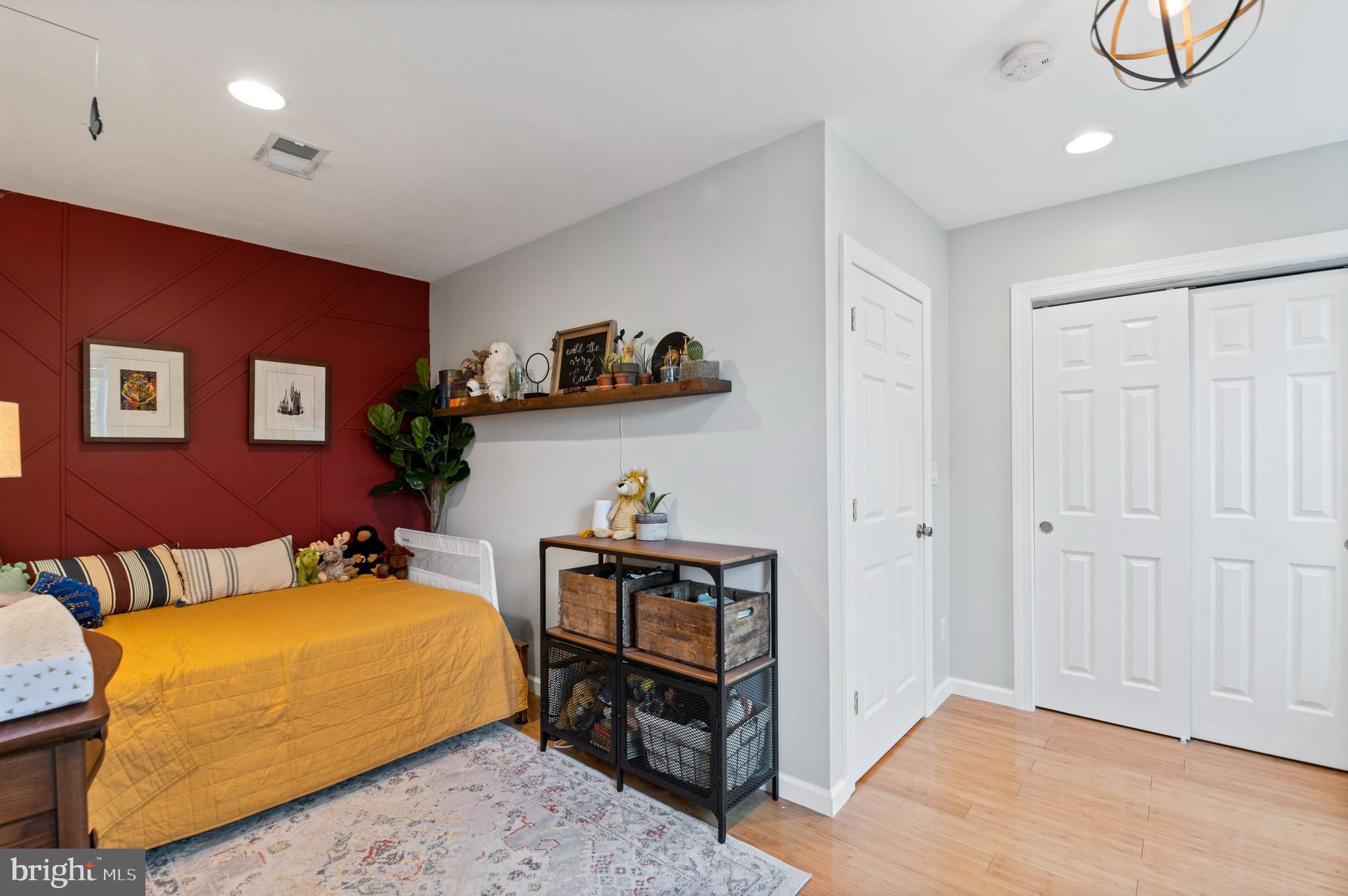 POINT BREEZE - Residential