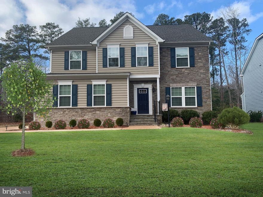 Welcome to this charming 4-bedroom Colonial located in the peaceful Eagle Harbor neighborhood. Prepare to fall in love at first sight! The country kitchen with a breakfast area is perfect for enjoying your morning cup of coffee. The formal living and dining rooms provide ample space for entertaining guests. On the first floor, you'll find a cozy family room with a walkout to the deck, ideal for relaxing and enjoying the outdoors. Need a quiet space to work or study? There is an office/den area for your convenience. Retreat to the second floor, where you'll find the master bedroom suite complete with a full bath, along with three additional bedrooms, another full bath, and a loft area. The property boasts a nice flat yard and a two-car garage, situated on a quiet cul-de-sac. As part of the community, you'll have access to the pool and playground, perfect for enjoying quality time with family and friends. Don't miss out on this wonderful home in a sought-after neighborhood.