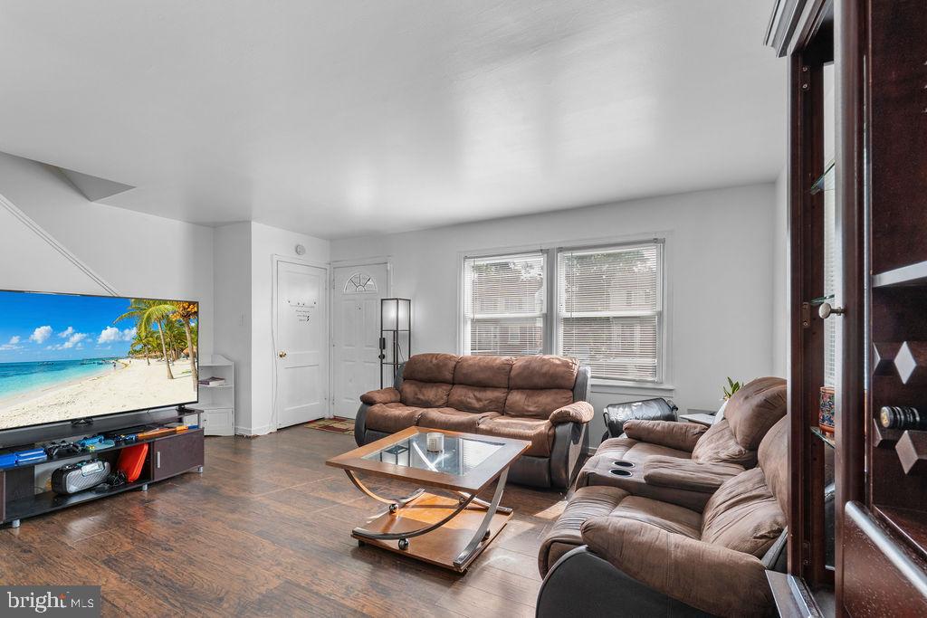 5911 SHOSHONE DRIVE