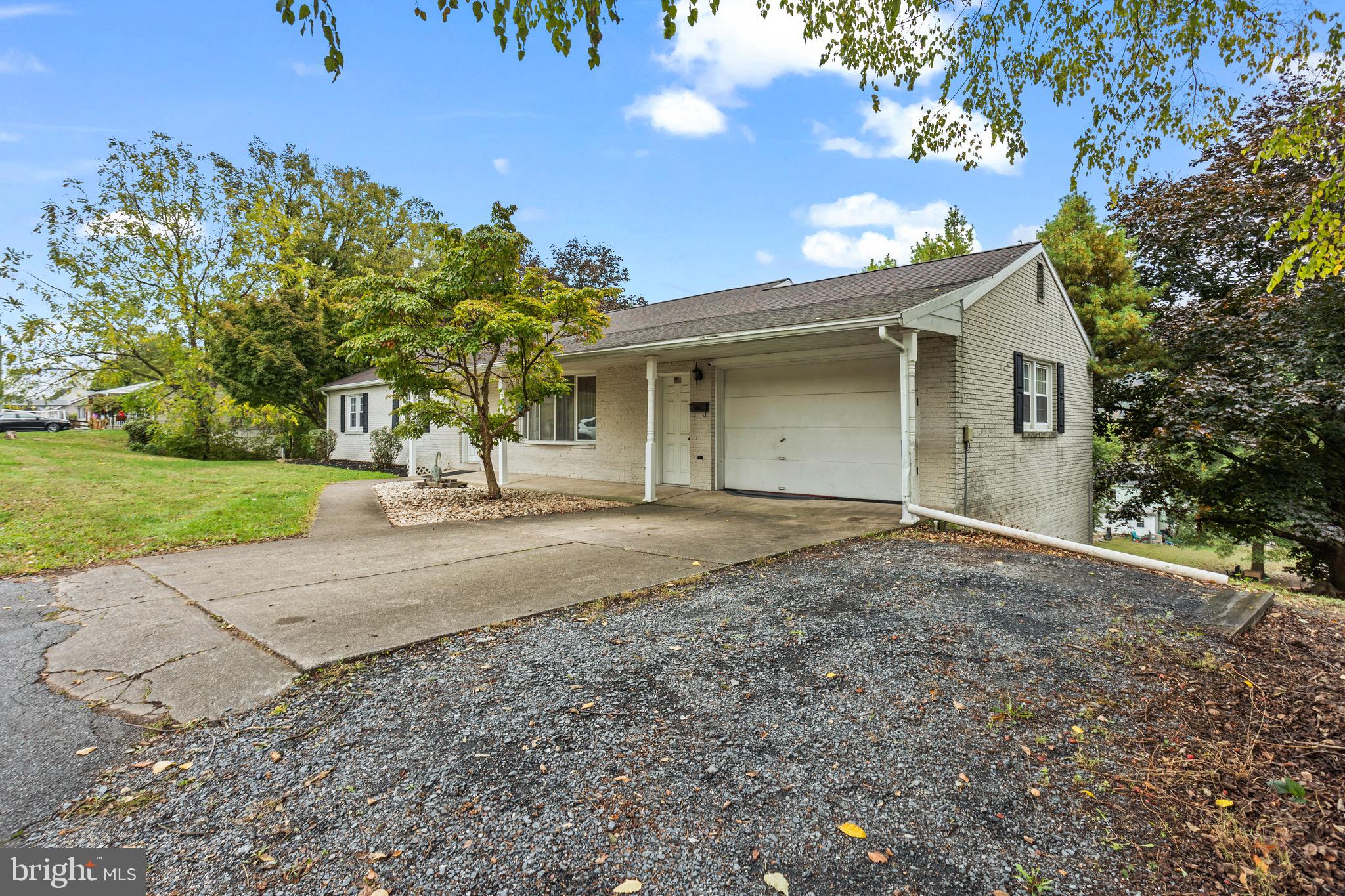 1010 N LINCOLN STREET