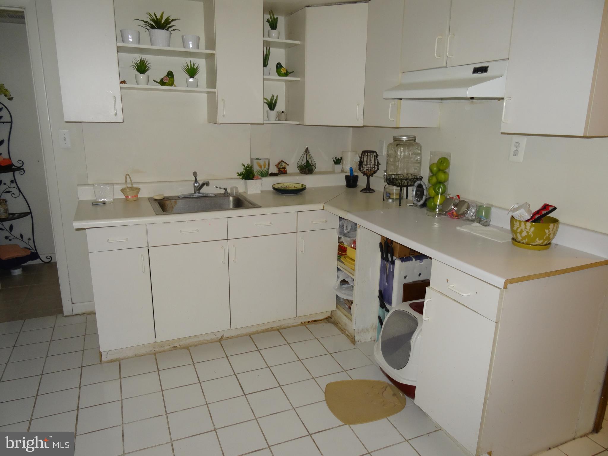 HIDEAWAY PARK - Residential Lease