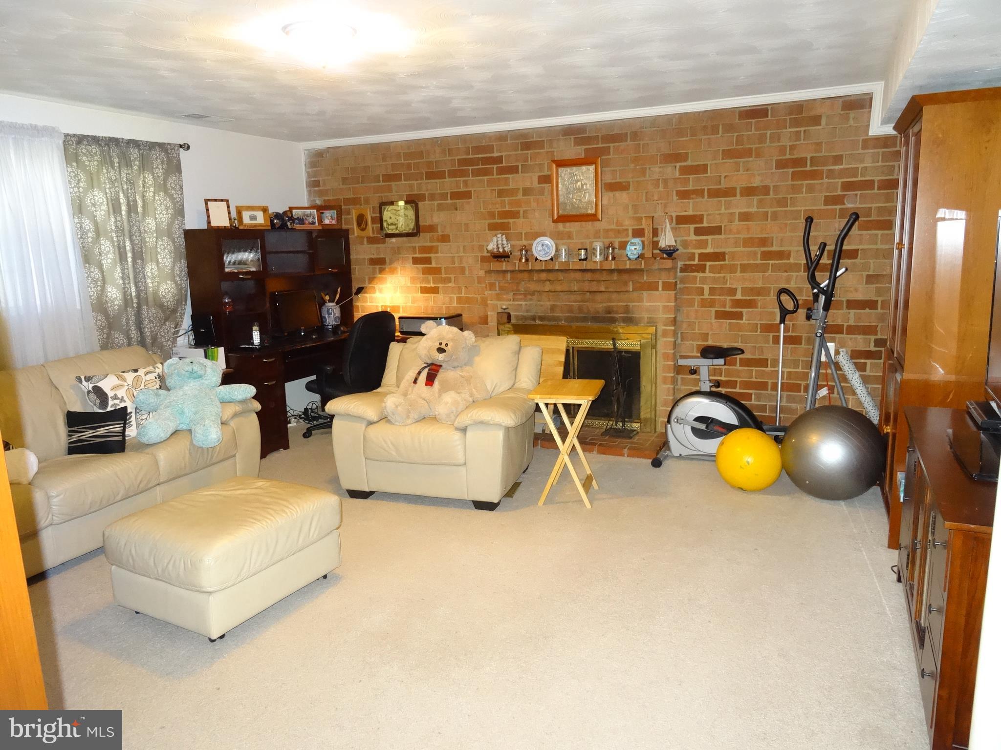 HIDEAWAY PARK - Residential Lease